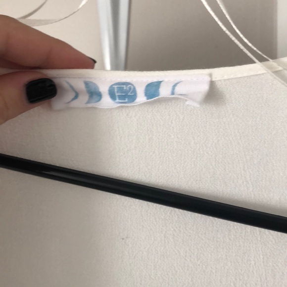 white flowered kimono - Picture 3 of 3